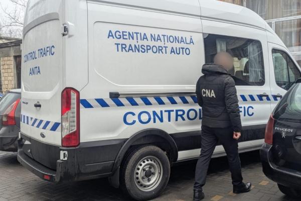 Schemă de corupție sistemică în nordul țării. Patru angajați ai ANTA, reținuți pentru pretinderea sistematică a remunerațiilor ilicite de la transportatori