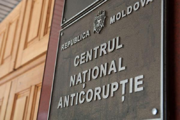  Procurorii anticorupție le-au înaintat învinuirile celor trei reținuți în dosarul terenurilor de la Durlești și au cerut mandate de arestare pe numele acestora