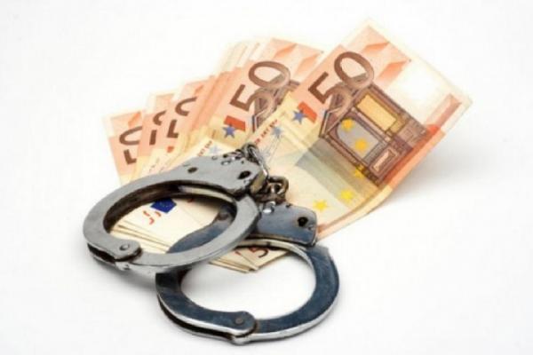  Un ofițer al sectorului de Poliție Botanica, reținut de CNA pentru o mită de 2500 de euro