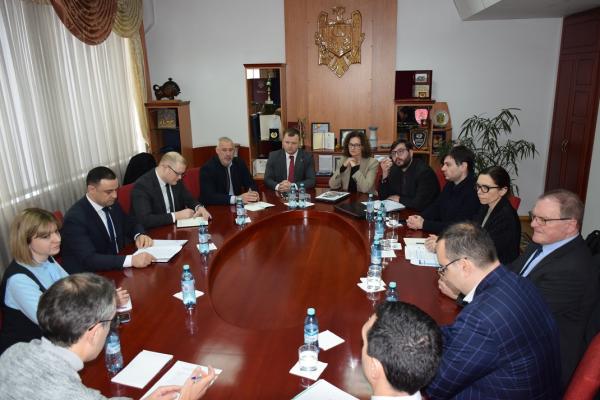 Directorul CNA, Alexandr Pînzari, la întrevederea cu echipa de experți în contextul celei de-a V-a runde oficiale de monitorizare a programului inter pares „Planul de Acțiuni Anticorupție de la Istanbul”