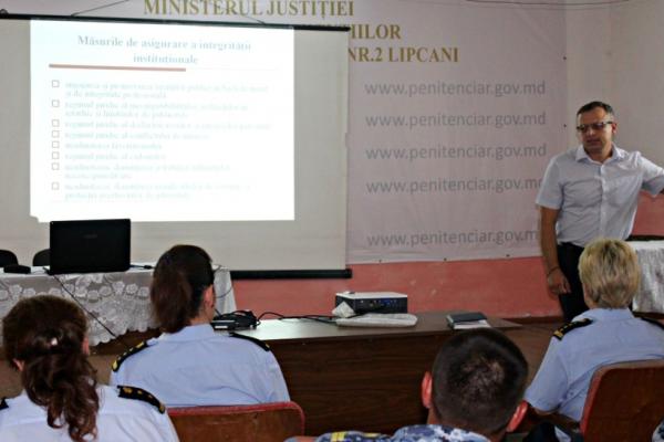 Angajaţii Penitenciarului din Lipcani instruiţi de ofiţerii CNA privind testarea integrităţii profesionale