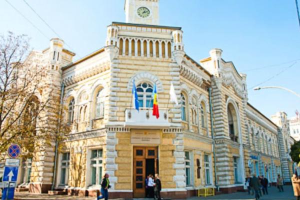 Instuiri pentru angajații unei direcţii din cadrul Primăriei Chișinău