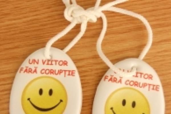 Cărţi anticorupţie şi reflectorizante, distribuite la Comrat