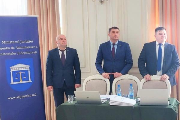 Un cetățean activ și responsabil nu tolerează actele de corupție și le denunță, acesta este mesajul ofițerilor Direcției educație anticorupție a CNA și voluntarilor anticorupție, la întâlnirea cu tinerii de la tabăra de vară „Camping” din Vadul lui Vodă. Aceștia au participat la o sesiune de instruire despre corupție și rolul tinerii generații în cultivarea "toleranței zero" față de acest fenomen.  În cadrul sesiunilor de instruire, cei 60 de adolescenți, cu vârste cuprinse între 14 și 16 ani, au fost famil
