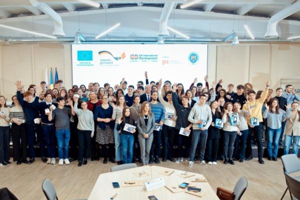 Echipa Liceului Teoretic ”Spiru Haret” din mun. Chișinău s-a clasat pe locul I în cadrul Campionatul Final al Quiz-ului Pro Integritate, organizat de CNA