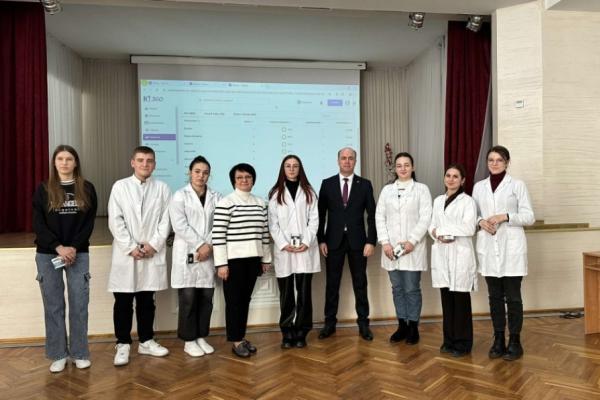 CNA a organizat un quiz "Pro Integritate" la Centrul de Excelență în Medicină și Farmacie „Raisa Pacalo” din Chișinău
