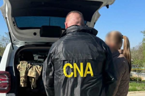 Șefa Inspecției pentru Protecția Mediului Ocnița și doi inspectori superiori, reținuți de CNA și procurori în mai multe dosare de corupere pasivă