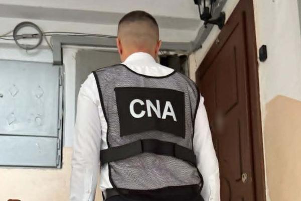 CNA și procurorii din Cahul au reținut un expert în inspecția tehnică auto, bănuit de prejudicierea statului cu peste 600 000 de lei