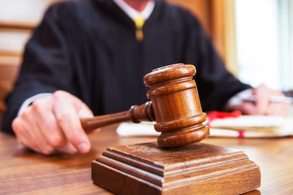 Un bărbat, cercetat de CNA și PA, a fost condamnat la 4 ani de închisoare pentru escrocherie și trafic de influență