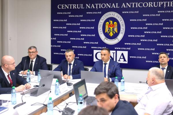 Ședință de bilanț la CNA: 447 de infracțiuni depistate și peste 200 de cauze expediate în judecată în primul semestru al anului 2026