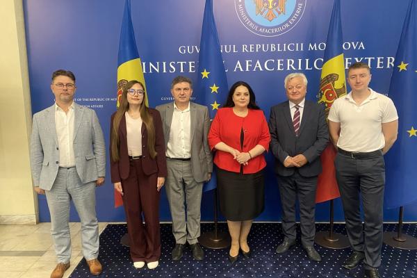 Peste 300 de persoane, instruite de CNA săptămâna aceasta: cursuri pentru diplomați, polițiști de frontieră și activități în taberele de vară