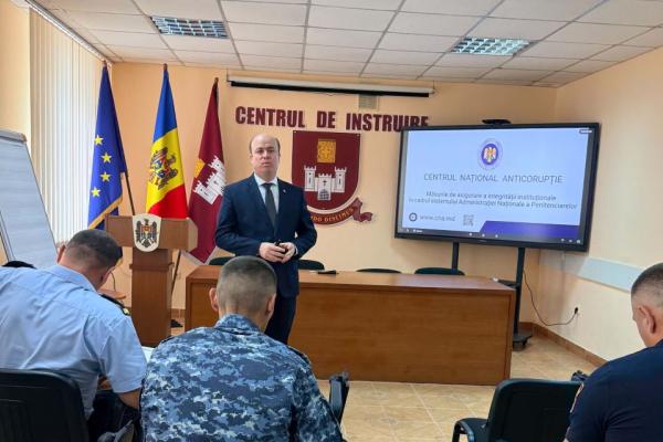 Circa 500 de persoane au fost instruite de CNA în capitală și la Bălți. Printre acestea se numără angajați ai S.A. „Chișinău-Gaz”, ai Serviciului Fiscal de Stat și ai Centrului de Sănătate Publică