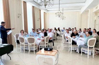 Un cetățean activ și responsabil nu tolerează actele de corupție și le denunță, acesta este mesajul ofițerilor Direcției educație anticorupție a CNA și voluntarilor anticorupție, la întâlnirea cu tinerii de la tabăra de vară „Camping” din Vadul lui Vodă. Aceștia au participat la o sesiune de instruire despre corupție și rolul tinerii generații în cultivarea "toleranței zero" față de acest fenomen.  În cadrul sesiunilor de instruire, cei 60 de adolescenți, cu vârste cuprinse între 14 și 16 ani, au fost famil