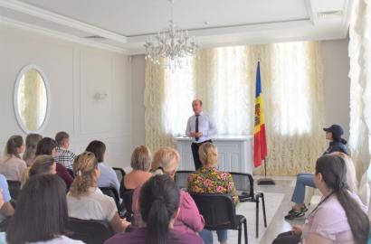 Ofiterii CNA, la Anenii Noi. Au fost reluate campaniile anticorupție pentru agenții publici