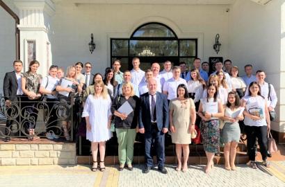 Un cetățean activ și responsabil nu tolerează actele de corupție și le denunță, acesta este mesajul ofițerilor Direcției educație anticorupție a CNA și voluntarilor anticorupție, la întâlnirea cu tinerii de la tabăra de vară „Camping” din Vadul lui Vodă. Aceștia au participat la o sesiune de instruire despre corupție și rolul tinerii generații în cultivarea "toleranței zero" față de acest fenomen.  În cadrul sesiunilor de instruire, cei 60 de adolescenți, cu vârste cuprinse între 14 și 16 ani, au fost famil