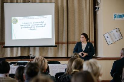 Campanie CNA-MEC: Elevi și cadre didactice din raionul Cimișlia au participat la o instruire despre riscurile și daunele corupției