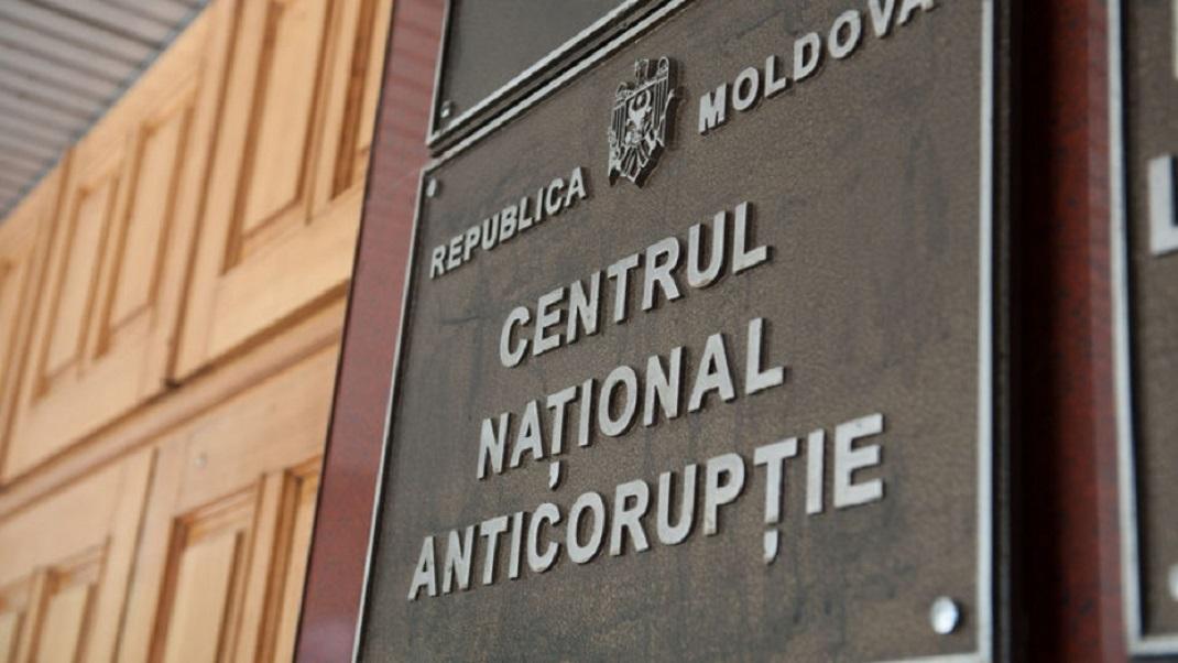 Procurorii anticorupție le-au înaintat învinuirile celor trei reținuți în dosarul terenurilor de la Durlești și au cerut mandate de arestare pe numele acestora