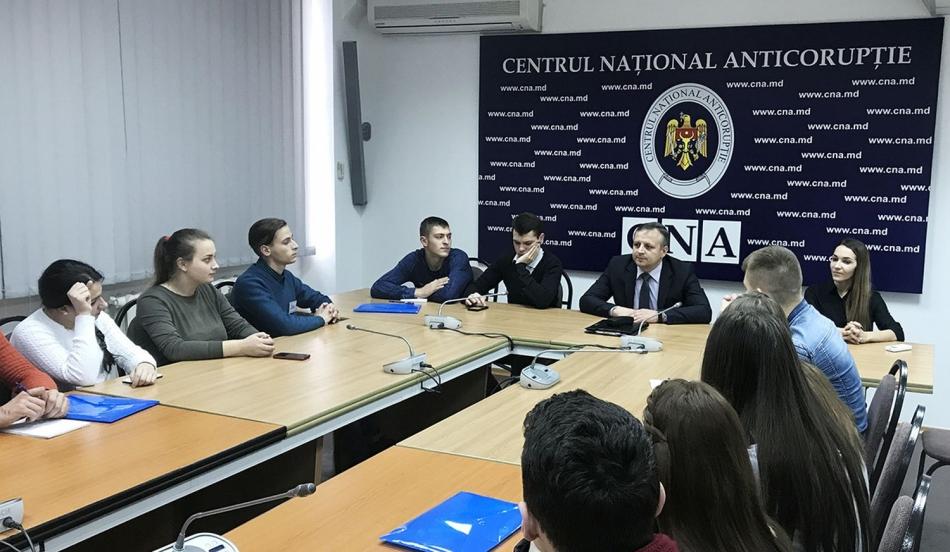  Instruiri anticorupție pentru membrii CNEM