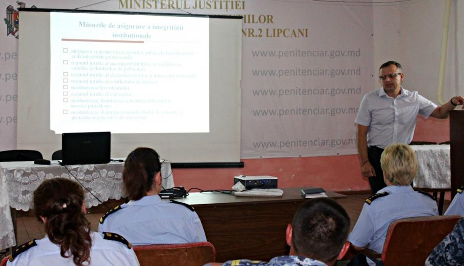 Angajaţii Penitenciarului din Lipcani instruiţi de ofiţerii CNA privind testarea integrităţii profesionale