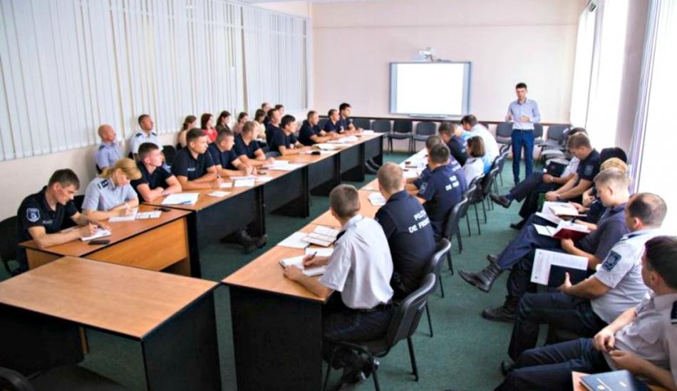 Polițiștii de frontieră instruiți cu privire la noile rigori de integritate