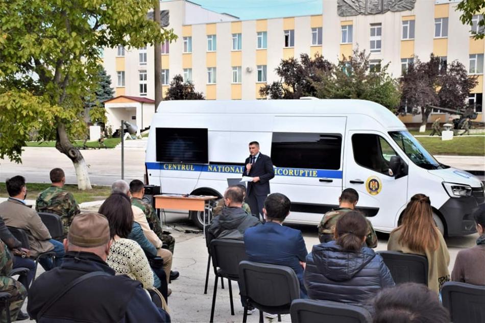 Au continuat și astăzi instruirile anticorupție la Ministerul Apărării