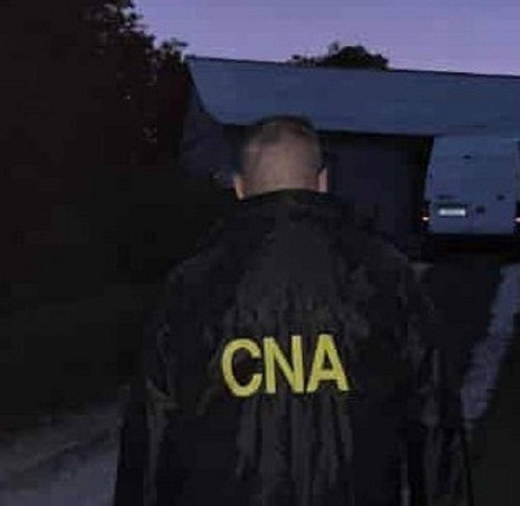 CNA și procurorii au efectuat percheziții la Glodeni și Dondușeni într-un dosar de corupere electorală, spălare de bani și finanțare ilegală a partidelor politice. Sunt vizate 7 persoane
