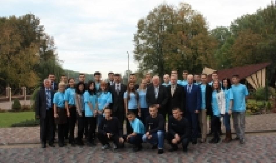 Doi studenţi din Moldova au ocupat locurile I şi II la Şcoala de toamnă „Tinerii împotriva corupţiei”