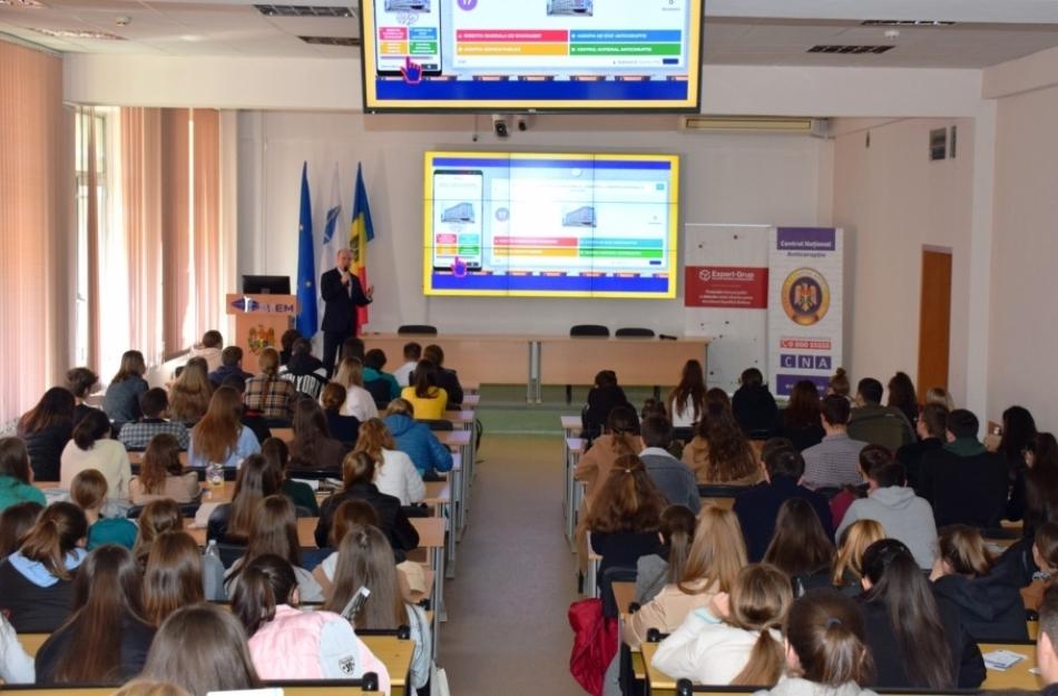 Peste 1.500 de persoane au fost instruite de ofițerii CNA în nordul, centrul și sudul Moldovei