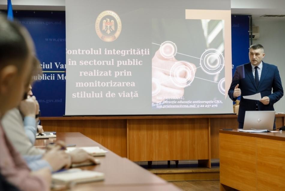 Instruire anticorupție la Serviciul Vamal privind consolidarea climatului de integritate instituțională