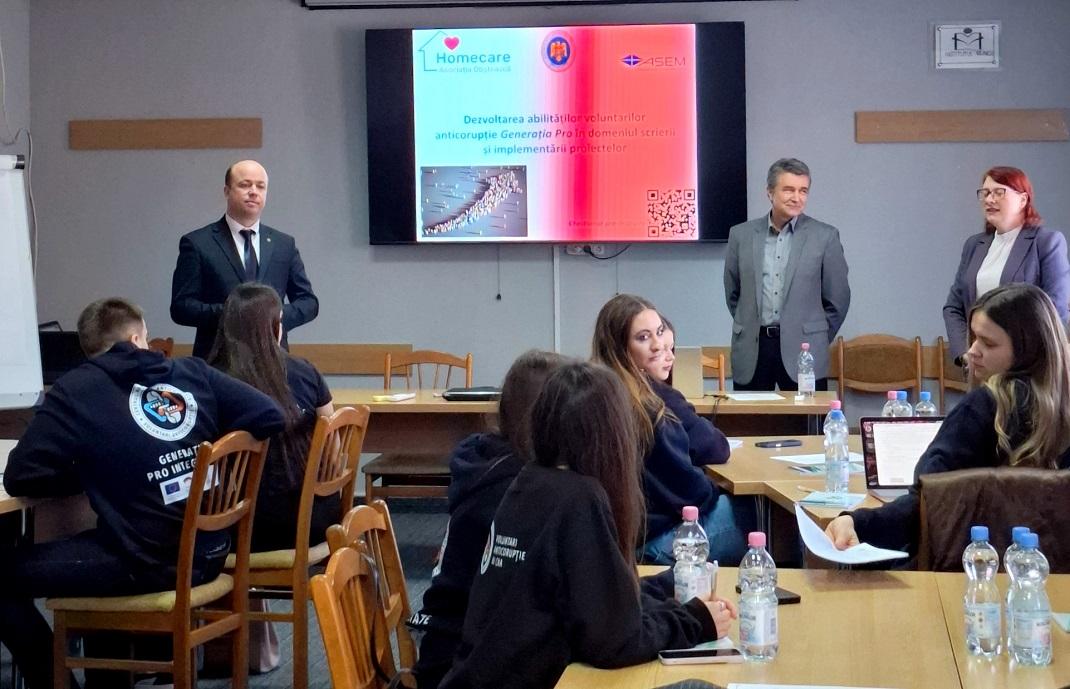 Voluntarii anticorupție ai CNA și-au consolidat competențele în scrierea și implementarea proiectelor
