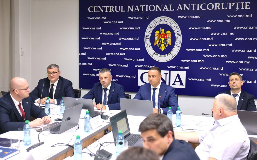 Ședință de bilanț la CNA: 447 de infracțiuni depistate și peste 200 de cauze expediate în judecată în primul semestru al anului 2026